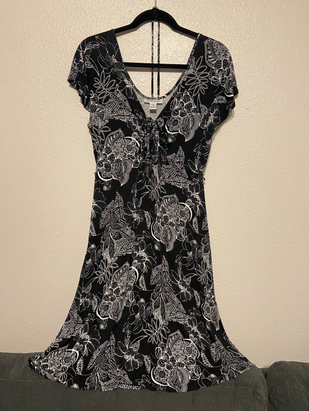 Maternity Black & White Floral Tie-Front Dress, Size Medium